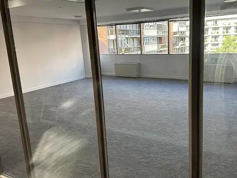 Oficina 4 ambientes con 3 baños