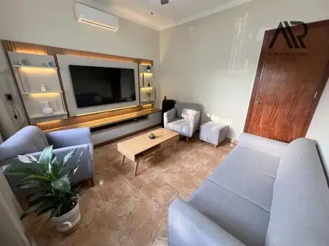 Casa 5 ambientes con 1 baño