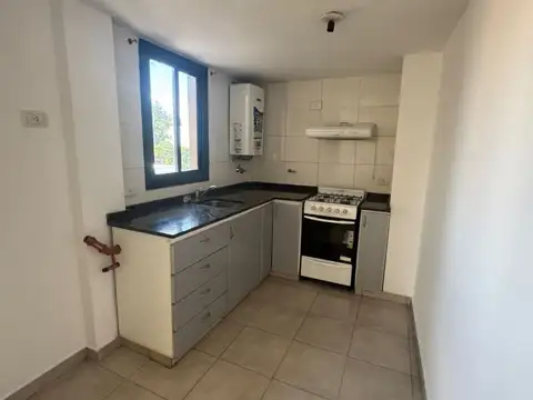 Departamento en Alquiler en Barrio Sur, $ 330.000