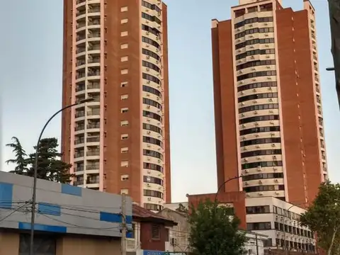 Avda. Presidente Peron 500, Piso CUB