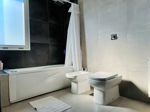Departamento 4 ambientes con 3 baños