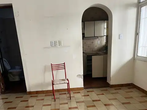CASA EN ESQUINA SOBRE LOTE PROPIO