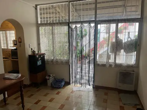 Yerbal 6100, Piso P.B.