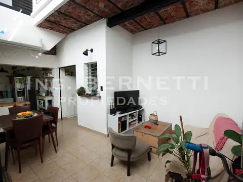 Tipo Casa 3 Ambientes Lateral - Con terraza - Sin expensas -