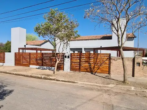 SALDAN -  2 DORM 2 B JARDIN, PATIO. EXCELENTE