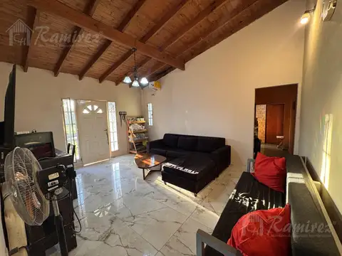 Casa 3 ambientes con 2 baños
