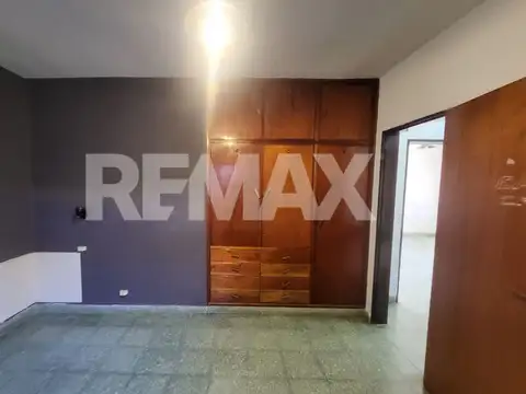Casa en Alquiler con 1 cochera