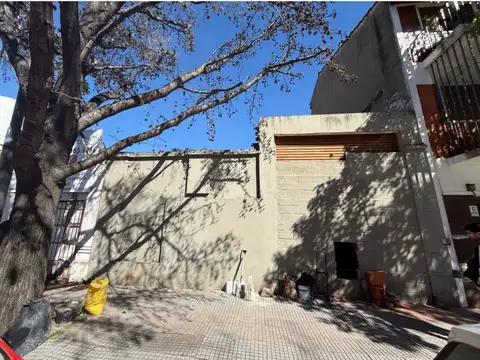 Terreno en Venta en Flores, USD 250.000