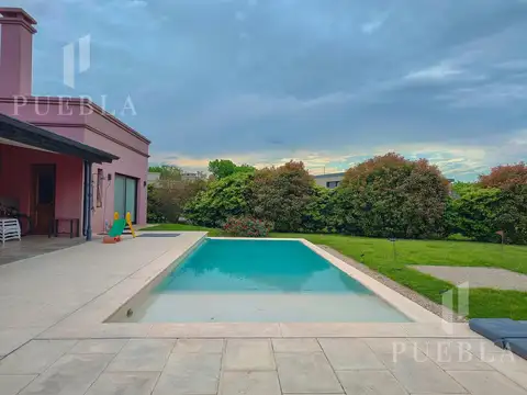 VENTA CASA 5 AMBIENTES SOBRE 2 LOTES EN HARAS SAN PABLO I GRAL. RODRIGUEZ- APTO CREDITO