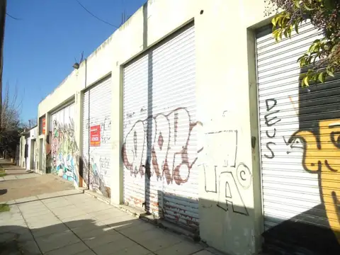 VENTA DE LOCALES Y DEPOSITO EN BURZACO, IMPORTANTE ESQUINA!