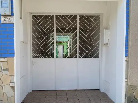 VENTA CASA 1 DORM + GJE + APTO EN CENTRO DE RIVERA