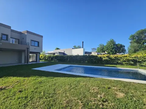 Casa moderna en alquiler anual El molino Haras Santa Maria