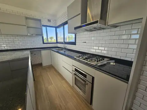 Casa moderna en alquiler anual El molino Haras Santa Maria