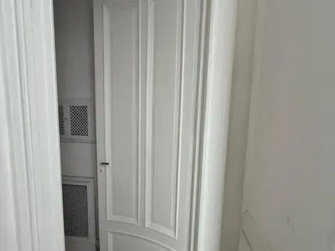 Petit Hotel en venta en San Nicolás con 2 locales y PH