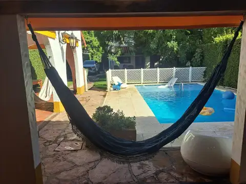 CASA ADROGUE  - OPORTUNIDAD 
