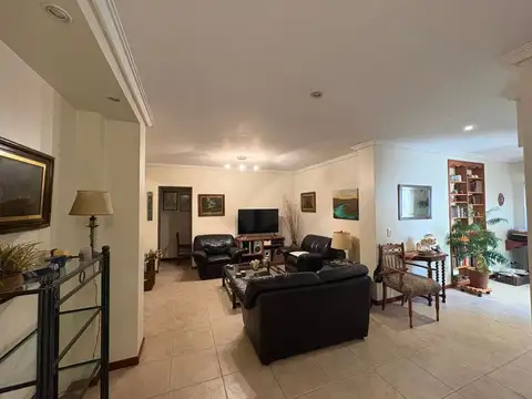 Depto Tipo Casa en Venta con 1 cocheras
