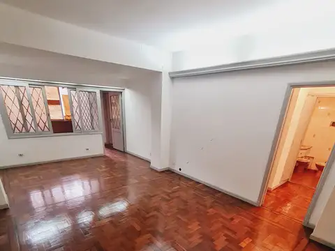 Sarmiento 2000, Piso 1