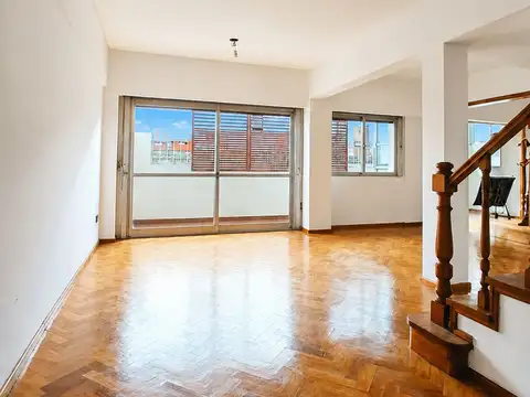 Dúplex de categoría, luz y vista abierta