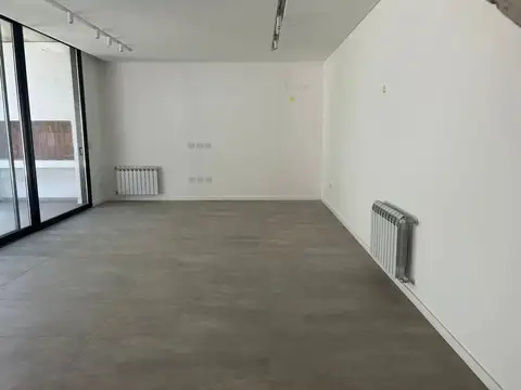 Casa en Alquiler con 2 cocheras