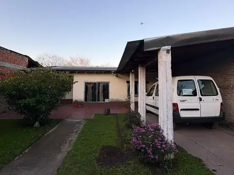 Casa 3 ambientes con 1 baño
