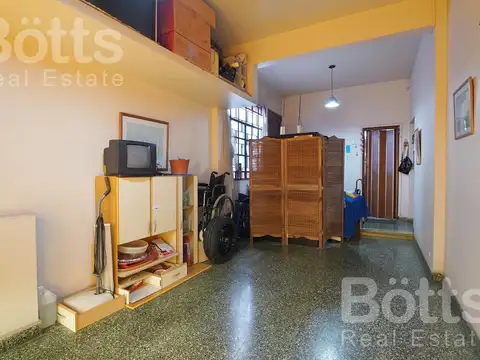 Depto Tipo Casa en Venta en Versalles, USD 205.000