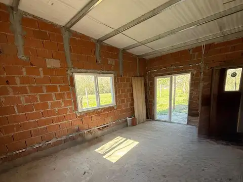 Casa 2 ambientes con 1 baño