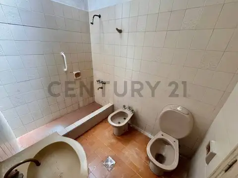 VENTA CASA EL PALOMAR 3 AMBIENTES A RECICLAR