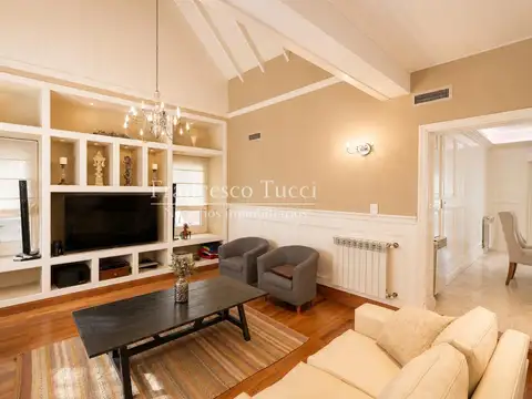 Casa 5 ambientes con 5 baños