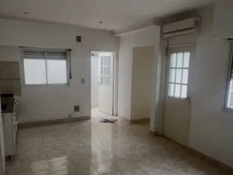 Corvalan 1000, Piso 1