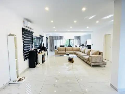 Casa en Venta en Vila Marina, USD 340.000