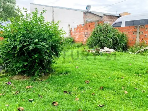 97 Esquina 4, Casa a refaccionar 2 dormitorios en venta