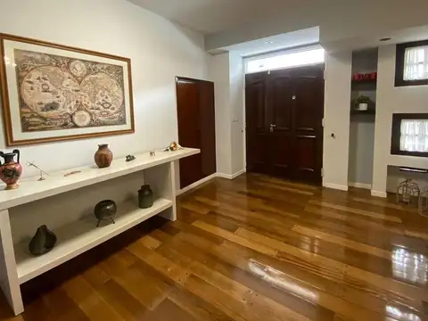 Casa 6 ambientes con 4 baños