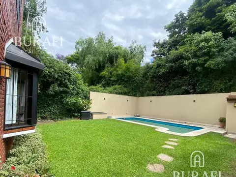 VENTA CASA 8 AMBIENTES CON PILETA EN BAJO DE VICENTE LOPEZ