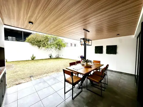 Casa en Venta en Cordoba, USD 249.900