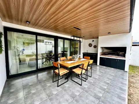VENTA CASA DOCTA 4 DORMI, 1 EN PLANTA BAJA