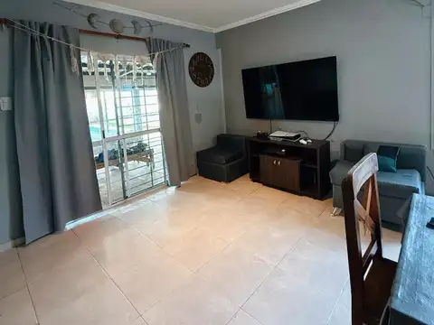 Casa en Venta con 4 cocheras