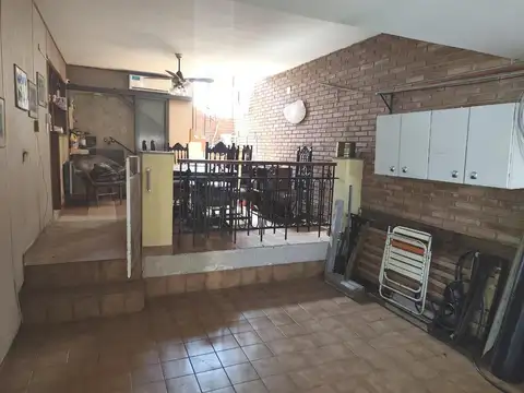 Casa 5 ambientes con 1 baño