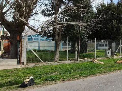 12 E/421 y 422-Casa+Taller+Depósito+S.U.M. sobre lote de 716 m2 500