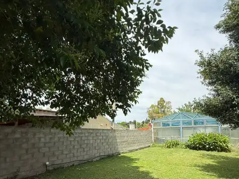 12 E/421 y 422-Casa+Taller+Depósito+S.U.M. sobre lote de 716 m2 500
