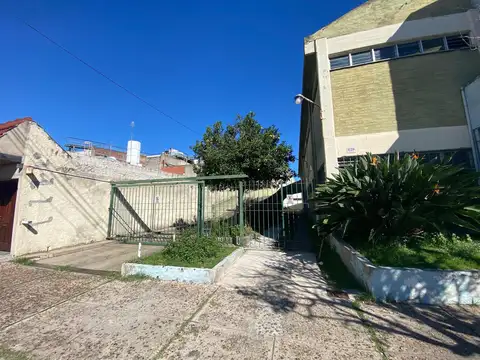 VENTA COCHERA CUBIERTA LANUS OESTE