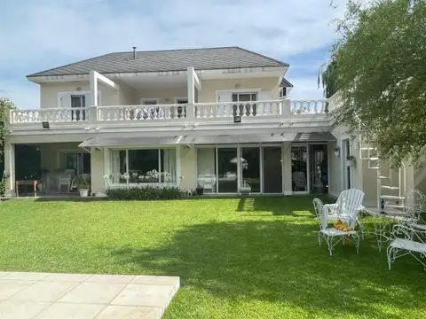 Casa en Venta de 5 dormitorios