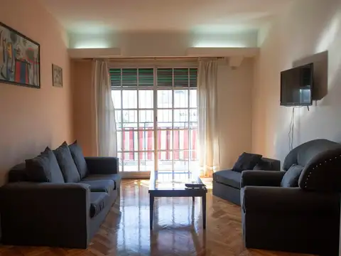 Departamento 3 amb. con Balcón al frente - Flores