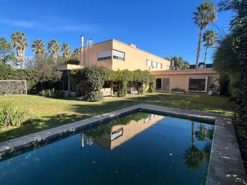 ALQUILO CASA EN FUNES HILLS SAN MARINO  barrio privado