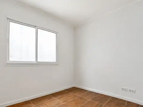 Depto Tipo Casa en Venta en Villa Lynch, USD 78.000