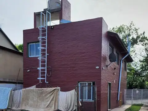 Depto Tipo Casa en Venta 8 años