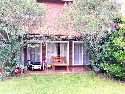 Casa en Venta con 8 cocheras