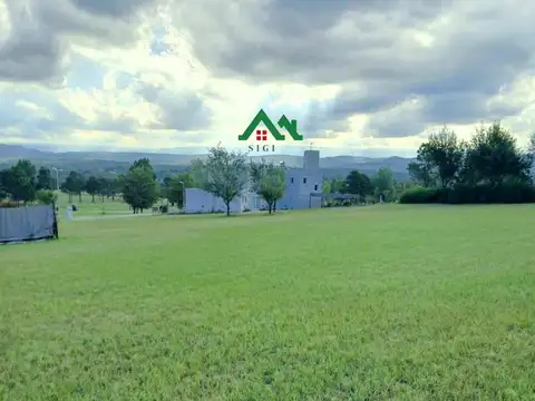 Terreno en venta en Carlos Paz Golf – 832 m² en entorno natural con seguridad