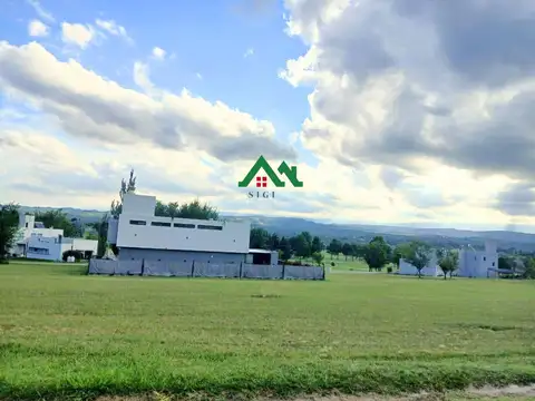 Terreno en venta en Carlos Paz Golf 832 m² en entorno natural con seguridad