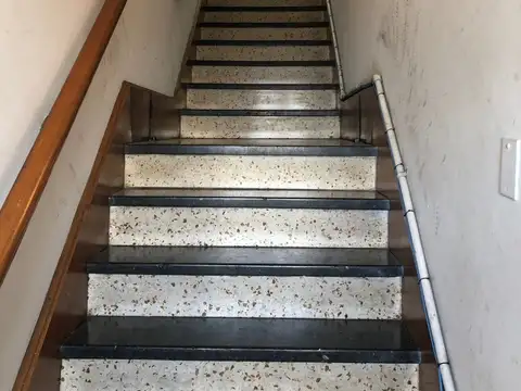 Local,deposito y viviendas