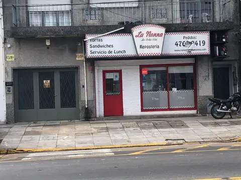 Local,deposito y viviendas